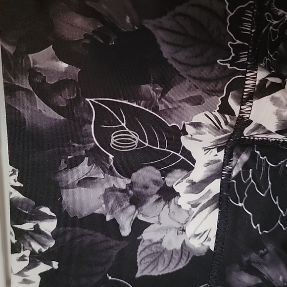 Balance Collection Leggings - Picture 5 of 5